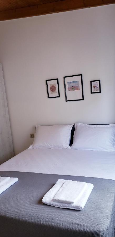 Michalis, 2-bedroom apartment in Saranda Buitenkant foto