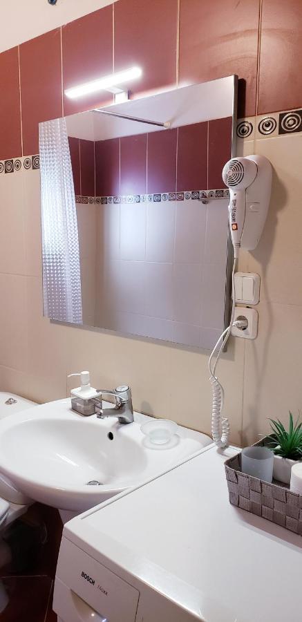 Michalis, 2-bedroom apartment in Saranda Buitenkant foto