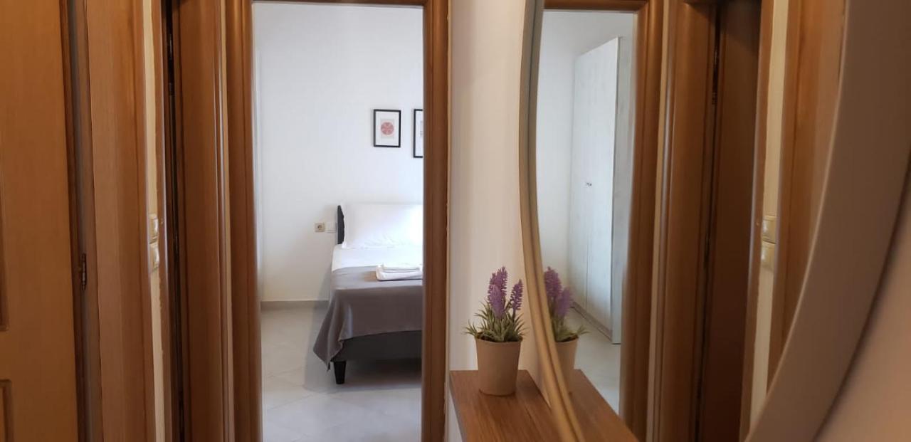 Michalis, 2-bedroom apartment in Saranda Buitenkant foto
