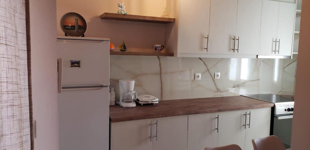 Michalis, 2-bedroom apartment in Saranda Buitenkant foto