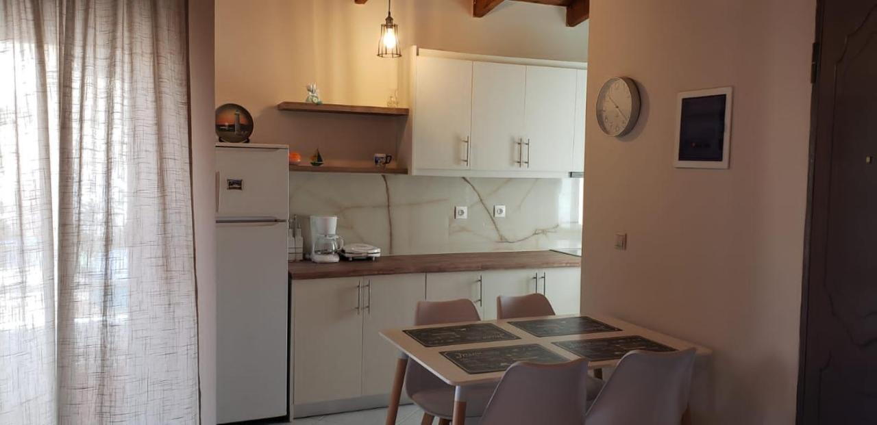 Michalis, 2-bedroom apartment in Saranda Buitenkant foto