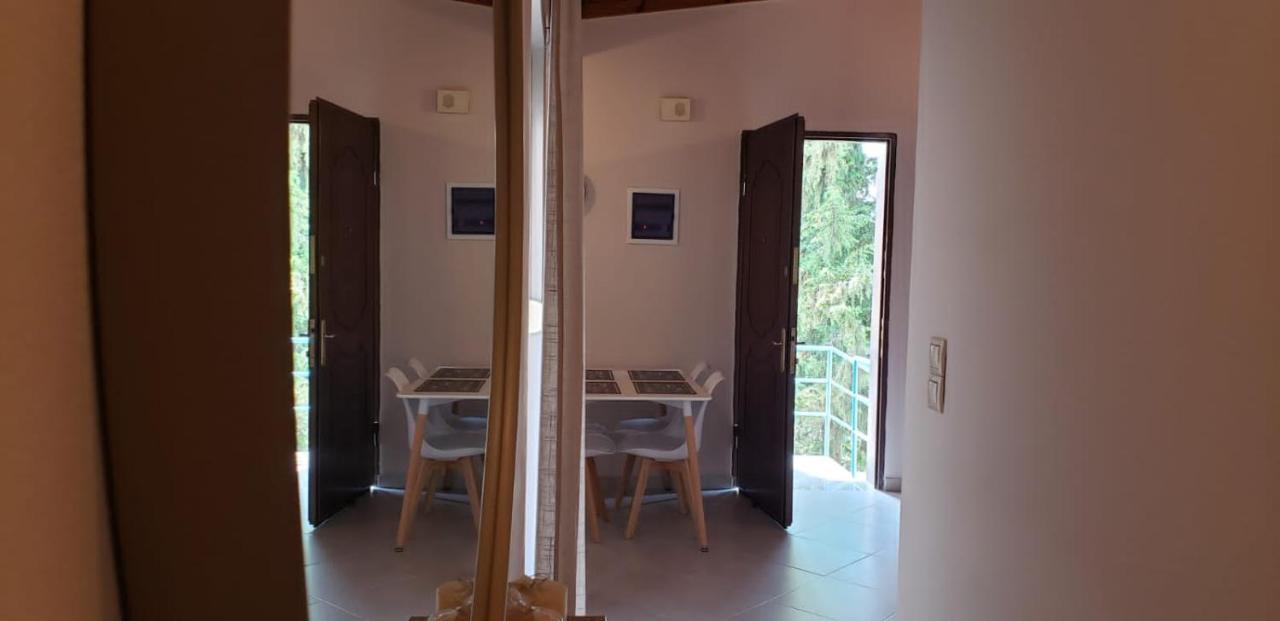 Michalis, 2-bedroom apartment in Saranda Buitenkant foto