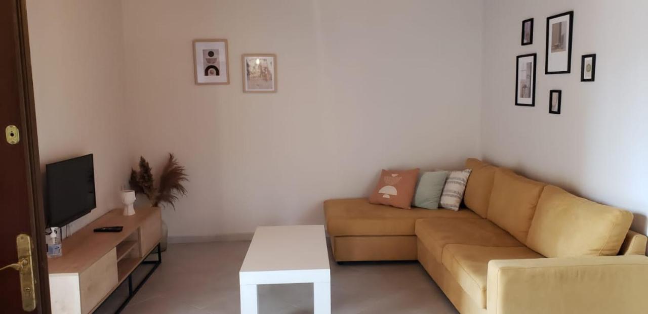 Michalis, 2-bedroom apartment in Saranda Buitenkant foto